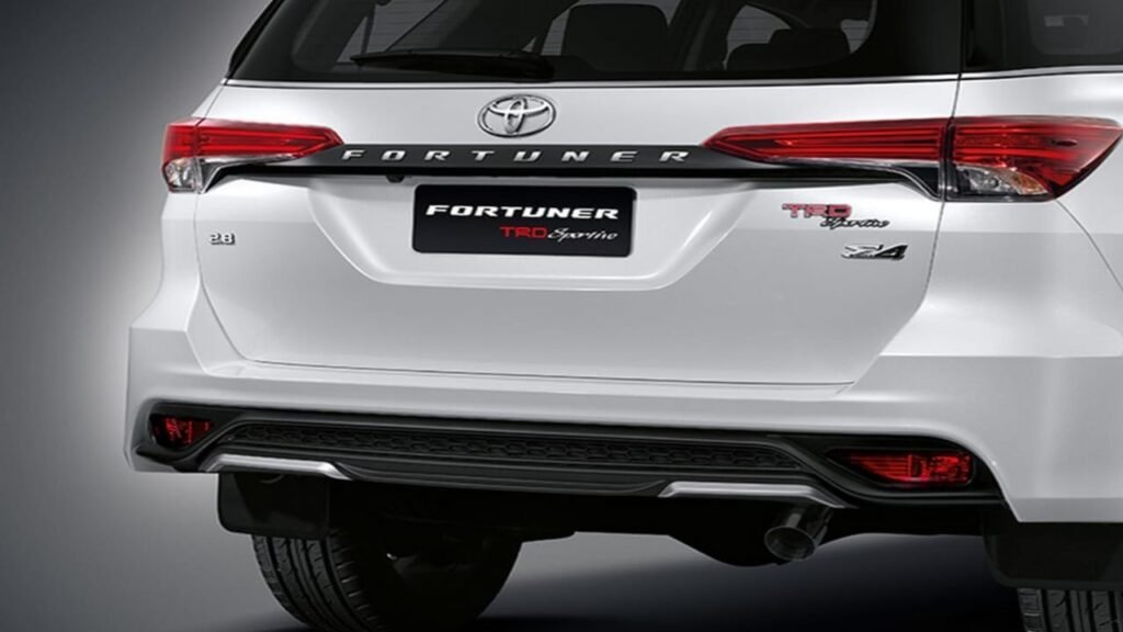 Toyota Fortuner 2025 – Powerful SUV with Turbo Engine, 4x4 Drive & 48 KMPL Mileage!